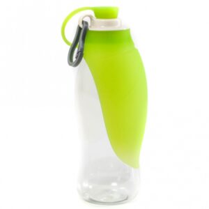 Die **Trinkflasche Leaf** ist der perfekte Begleiter für **lange Ausflüge** und **Reisen**. Mit ihrem innovativen Design aus **hochwertigem Silikon** lässt sich das grüne Blatt mühelos umstülpen, sodass Sie das Wasser direkt in das Blatt laufen lassen können, das dann als praktischer Napf dient. Diese **günstige** und **funktionale Trinkflasche** hat eine Größe von ca. 21,5 cm und ein Fassungsvermögen von ca. 600 ml. Ideal für **Unterwegs**, sorgt die Leaf Trinkflasche dafür, dass Sie jederzeit ausreichend Flüssigkeit zur Verfügung haben – ein unverzichtbares Accessoire für jeden **Abenteurer**!
