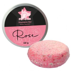 **Pet-Star Shampoo Bars - Gut für Ihr Haustier, gut für die Umwelt!** Entdecken Sie die hochreinigenden und pflegenden Shampoo-Bars von Pet-Star, die mit einem köstlichen Rosenduft verzaubern. Diese umweltfreundlichen, festen Shampoos sind die ideale Wahl für die optimale Fellpflege Ihres Hundes und reduzieren gleichzeitig den Plastikmüll im Vergleich zu herkömmlichem Hunde-Shampoo. Dank der milden Rezeptur sind sie besonders geeignet für Hunde mit sensibler Haut und sorgen für glänzendes, geschmeidiges Fell. Die Shampoo Bar wird in einer praktischen Aufbewahrungsdose geliefert, die die Handhabung erleichtert. **TIPP:** Kombinieren Sie die Shampoo Bar mit dem separat erhältlichen Pet-Star Schaumnetz (Art. Nr. PS-90436) für eine einfache Anwendung und Aufbewahrung. So haben Sie das Shampoo immer griffbereit und können es nach der Anwendung optimal trocknen lassen. **Anwendung:** Befeuchten Sie das Fell mit lauwarmem Wasser, tragen Sie das Shampoo auf, massieren Sie es ein, lassen Sie es kurz einwirken und spülen Sie es gründlich aus. Verwöhnen Sie Ihr Tier mit dieser nachhaltigen, hochwertigen Pflege und genießen Sie die Vorteile einer umweltfreundlichen Lösung!