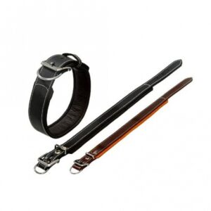 Erleben Sie das hochwertige **Rondo Halsband Soft**, das speziell für Komfort und Langlebigkeit entwickelt wurde. Dieses elegante Halsband ist **genietet** und bietet eine praktische **Zugentlastung**, die den Druck auf den Hundehals reduziert. Es ist mit weichem **Buffalo-Leder** unterlegt und verfügt über **verchromte Beschläge**, die nicht nur robust, sondern auch stilvoll sind. **Made in Germany**, garantiert es höchste Qualität und Verarbeitung. Mit einer Gesamtlänge von ca. 70 cm und einer Breite von ca. 50 mm ist es in einem ansprechenden **Braun** erhältlich. Wählen Sie das Rondo Halsband Soft für Ihren Hund und genießen Sie ein Produkt, das sowohl Komfort als auch Sicherheit vereint.