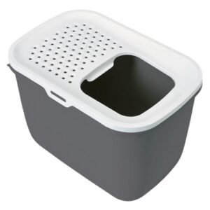 Die moderne Katzentoilette Hop In ist die perfekte Lösung für alle Katzenbesitzer, die Wert auf Sauberkeit und Benutzerfreundlichkeit legen. Mit ihrem praktischen Einstieg an der Oberseite wird das Herausschaufeln von Katzenstreu erheblich minimiert, sodass Ihr Zuhause stets ordentlich bleibt. Das innovative Sieb an der Oberseite sorgt dafür, dass Katzenstreu, das an den Pfoten Ihrer Katze haftet, einfach wieder in die Toilette zurückgeführt wird. Diese hochwertige Katzentoilette ist besonders ideal für Katzenhalter, die auch Hunde besitzen, da der obere Einstieg verhindert, dass Hunde an den Inhalt der Toilette gelangen. Zudem lässt sich der obere Deckel mühelos abnehmen und seitlich aufhängen, was die Reinigung zum Kinderspiel macht. Mit kompakten Maßen von 58,5 cm x 39 cm x 39,5 cm und in der eleganten Farbgestaltung weiß/grau fügt sich die Hop In nahtlos in jede Wohnung ein. Investieren Sie in diese praktische und stilvolle Katzentoilette für ein sauberes und harmonisches Zuhause!