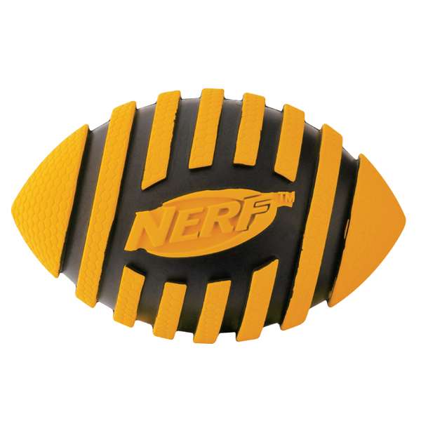 Die NERF DOG Hundespielzeuge sind die perfekte Wahl für aktive Hunde und bieten ein optimales, funktionales Design aus hochwertigen Materialien, die eine intensive Nutzung über lange Zeit ermöglichen. Der Squeak Spiral Football ist ein innovativer, gestreifter Gummifootball, der mit aufregenden Quietsch-Geräuschen für jede Menge Spaß sorgt. Mit einer Größe von ca. 9 cm ist er ideal für das Spiel im Park oder im Garten. Erhältlich in den lebendigen Farben Grün, Orange oder Rot – die Farbwahl erfolgt je nach Lagerbestand. Entdecken Sie die hohe Qualität und den Spielspaß, den die NERF DOG Spielzeuge Ihrem Vierbeiner bieten!