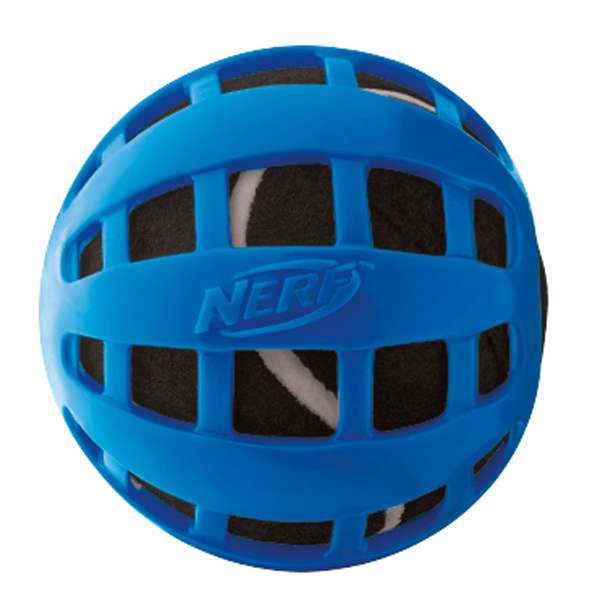 Der NERF DOG schwimmfähige Tennisball ist das perfekte Spielzeug für aktive Hunde, die gerne im Wasser spielen. Mit seiner robusten thermoplastischen Gummischale und einer speziellen Füllung aus Polycotton und Naturkautschuk sorgt dieser hochwertige Tennisball für stundenlangen Spielspaß. Die dreifachen Nylonnähte garantieren eine hohe Langlebigkeit, selbst bei intensiver Nutzung. Mit einem Durchmesser von ca. 6,35 cm ist er ideal für mittelgroße bis große Hunde geeignet. Bitte beachten Sie, dass die Farben je nach Lagerbestand variieren, sodass eine Farbwahl leider nicht möglich ist. Holen Sie sich diesen strapazierfähigen und funktionalen Tennisball und bieten Sie Ihrem Hund das beste Spielvergnügen!
