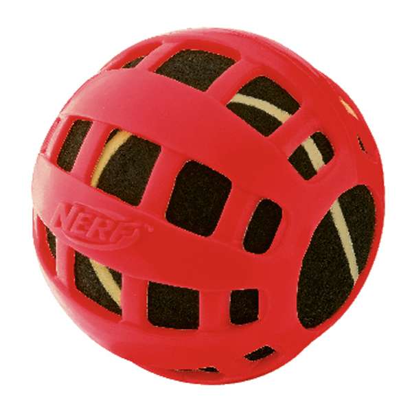 Der NERF DOG schwimmfähige Tennisball ist das perfekte Spielzeug für aktive Hunde, die gerne im Wasser spielen. Mit seiner robusten thermoplastischen Gummischale und einer speziellen Füllung aus Polycotton und Naturkautschuk sorgt dieser hochwertige Tennisball für stundenlangen Spielspaß. Die dreifachen Nylonnähte garantieren eine hohe Langlebigkeit, selbst bei intensiver Nutzung. Mit einem Durchmesser von ca. 6,35 cm ist er ideal für mittelgroße bis große Hunde geeignet. Bitte beachten Sie, dass die Farben je nach Lagerbestand variieren, sodass eine Farbwahl leider nicht möglich ist. Holen Sie sich diesen strapazierfähigen und funktionalen Tennisball und bieten Sie Ihrem Hund das beste Spielvergnügen!