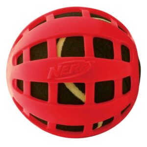 Der NERF DOG schwimmfähige Tennisball ist das perfekte Spielzeug für aktive Hunde, die Wasser lieben! Mit seiner robusten thermoplastischen Gummischale und einer Füllung aus Polycotton und Naturkautschuk bietet dieser hochwertige Tennisball stundenlangen Spaß und ist ideal für intensives Spielen. Die 3-fachen Nylonnähte sorgen für zusätzliche Haltbarkeit, sodass Ihr Hund lange Freude an diesem Qualitätsspielzeug hat. Mit einem Durchmesser von ca. 10,2 cm ist der Ball in diversen Farben erhältlich (Farbauswahl je nach Lagerbestand). Gönnen Sie Ihrem Hund das beste Spielvergnügen mit diesem langlebigen und funktionalen Hundespielzeug!