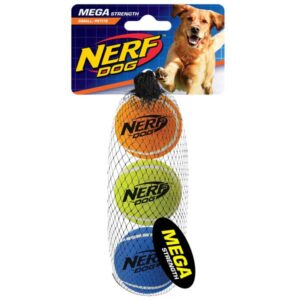 Die NERF DOG Hundespielzeuge bieten ein hochwertiges und funktionales Design, das speziell für eine intensive Nutzung über lange Zeiträume entwickelt wurde. Dank der robusten Materialien wie Polycotton, Naturkautschuk und den dreifach genähten Nähten garantieren diese Spielzeuge stundenlangen Spaß und hohe Qualität für Ihren Hund. Die extra starken Tennisbälle sind das perfekte Spielzeug für alle Hunde, die Ballspiele lieben. Sie sind in zwei unterschiedlichen Durchmessern erhältlich, sodass für jeden Hund die passende Größe dabei ist. Mit einem Durchmesser von 5,1 cm und einem praktischen Set von 3 Stück sind diese Bälle die ideale Wahl für aktives Spielen und gesunde Bewegung. Entscheiden Sie sich für NERF DOG und bieten Sie Ihrem Vierbeiner das beste Spielzeug für unvergessliche Spielstunden!