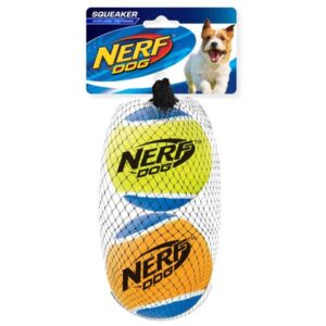 Die NERF DOG Hundespielzeuge bieten das perfekte Zusammenspiel von hochwertigem Design und robusten Materialien, die eine langanhaltende Nutzung garantieren. Mit einer speziellen Füllung aus Polycotton, Naturkautschuk und stabilen 3-fachen Nylonnähten sorgen diese Qualitätsspielzeuge für stundenlangen Spielspaß. Die beliebten Tennisbälle mit einem lustigen Quietsch-Geräusch sind ideal für aktive Hunde, die Ballspiele lieben. Erhältlich in vier verschiedenen Durchmessern, finden Sie garantiert die passende Größe für Ihren Vierbeiner. Größe L hat einen Durchmesser von ca. 7,6 cm und wird im praktischen Doppelpack angeboten. Holen Sie sich jetzt die besten Hundespielzeuge für unvergessliche Spielmomente!