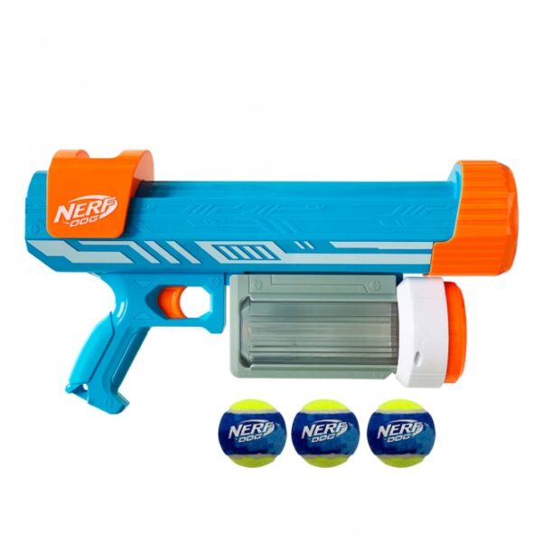 Entdecke die NERF DOG Tennisball-Ballkanone – das perfekte Hundespielzeug für aktive Hunde! Diese innovative Ballkanone schießt bis zu 30% weiter als herkömmliche Nerf Blaster, mit einer beeindruckenden Reichweite von bis zu 15 Metern. Im Lieferumfang sind 3 hochwertige Tennisbälle enthalten, die sicher im integrierten Ballkanister verstaut werden können. Mit einer Länge von ca. 45 cm und in einem frischen Hellblau ist dieses Spielzeug nicht nur funktional, sondern auch optisch ansprechend. Die NERF DOG Produkte von Hasbro kombinieren langlebige Materialien mit einem durchdachten Design, ideal für lange Spielstunden im Freien. Lass deinen Hund zum NERF DOG werden und erlebe, wie viel Spaß das Apportieren macht! Bitte beachte, dass dieses Spielzeug nur für Erwachsene geeignet ist und Kinder nur unter Aufsicht damit spielen dürfen. Funktionelle Ersatzbälle sind separat erhältlich, sodass der Spielspaß nie endet!