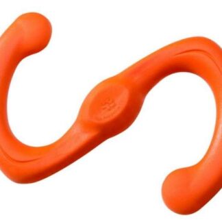 Die West Paw Zogoflex Kauspielzeuge bieten Ihrem Hund unendlichen Spiel- und Kauspaß! Diese hochwertigen Kauspielzeuge sind perfekt für Hunde, die gerne kauen – sei es an Möbeln, Schuhen oder Zäunen. Mit dem Zogoflex Bumi erhalten Sie ein innovatives Spielzeug in einzigartiger "S"-Form, das sich auf die doppelte Länge verbiegen lässt und ideal zum Zerren, Spielen und Apportieren ist. Es ist maul- und gebissfreundlich sowie ungiftig, was es zu einer sicheren Wahl für Ihren vierbeinigen Freund macht. Darüber hinaus ist das Spielzeug extrem langlebig und kann problemlos in der Spülmaschine gereinigt werden. Und das Beste: Es ist zu 100% recyclebar! Gönnen Sie Ihrem Hund das beste Kauspielzeug, das sowohl Spaß als auch Sicherheit bietet.
