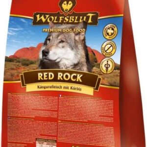 Entdecken Sie das Wolfsblut RED ROCK Trockenfutter von Healthfood24 – das ideale Alleinfutter für Hunde, hergestellt aus hochwertigem Kängurufleisch von frei lebenden Tieren. Mit einem beeindruckenden Fleischanteil von 50% bietet dieses Trockenfutter nicht nur eine gesunde Ernährung, sondern auch eine einzigartige Kombination von Heilpflanzen aus Wald, Wiesen und Seen, die Ihr Haustier vitalisiert und schützt. Es ist getreidefrei, leicht verdaulich und enthält keinerlei Zucker, Soja oder künstliche Konservierungsmittel, wodurch es besonders für allergiegefährdete Hunde empfohlen wird. Zudem sorgen die enthaltenen mehrfach ungesättigten Fettsäuren für ein glänzendes Fell und eine gesunde Haut. Verwöhnen Sie Ihren Hund mit einem verführerisch leckeren Geschmack, der durch die Kombination von Kängurufleisch und Kürbis entsteht. RED ROCK Trockenfutter ist die perfekte Wahl für eine ausgewogene, gesunde Ernährung Ihres treuen Begleiters.