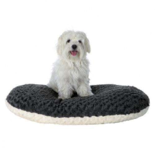 Das ovale Liegekissen Kaline überzeugt durch seine stilvolle Farbkombination in Weiß und Grau sowie die kuschelige Soft-Plüsch-Optik, die für höchsten Komfort sorgt. Mit einer Füllung aus hochwertigem Polyestervlies und einer Dicke von ca. 6-10 cm bietet es sowohl als Liegekissen als auch als praktische Einlage für Körbchen vielseitige Einsatzmöglichkeiten. Der abnehmbare Bezug ist pflegeleicht und kann bei 30° in der Maschine gewaschen werden, während das Inlett einfach per Handwäsche gereinigt werden kann. Mit einer Größe von ca. 70 x 47 cm ist dieses Kissen die ideale Wahl für jeden, der Wert auf Qualität und Funktionalität legt. Gönnen Sie Ihrem Haustier den Komfort, den es verdient, mit dem eleganten Liegekissen Kaline!