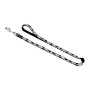 Diese stilvolle und trendige Führleine von Hunter mit einem angesagten Totenkopfmotiv ist der perfekte Begleiter für jeden Hundebesitzer. Die Leine ist aus hochwertigem, weichem Nylon genäht und bietet durch ihre extreme Reißfestigkeit und Haltbarkeit eine zuverlässige Sicherheit für Ihren Hund. Die vernickelten Metallteile sorgen für zusätzlichen Schutz und Langlebigkeit. Mit einer Breite von 10 mm und einer Länge von 110 cm ist diese grauschwarze Leine ideal für tägliche Spaziergänge und Abenteuer im Freien. Wählen Sie die Krazy Scull Führleine für eine pflegeleichte und stilvolle Lösung, die sowohl Funktionalität als auch modisches Design vereint.