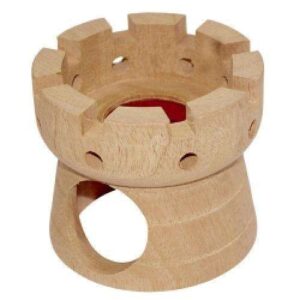 Die Tiny Treasures von Hagen sind hochwertige Nagespielzeuge aus 100% natürlichem Mangoholz, die speziell für Hamster, Gerbils und Mäuse entwickelt wurden. Diese multifunktionalen Spielzeuge bieten nicht nur Spaß und Bewegung, sondern sind auch ideal zum Klettern und Nagen, was zur Zahnpflege Ihrer kleinen Freunde beiträgt. Mit ihren verschiedenen niedlichen Designs sind die Tiny Treasures nicht nur praktisch, sondern auch ein echter Blickfang in jedem Käfig. Der Turm hat kompakte Maße von ca. 9,5 x 8,5 cm (Durchmesser x Höhe) und ein Eingangsloch von 4 cm Durchmesser. Ein besonderes Highlight ist das obere Loch mit rotem Plexiglas, das es Ihnen ermöglicht, Ihr Tier zu beobachten, ohne seinen Rückzugsbereich zu stören. Dank der sanften roten Lichtfilterung bleibt es in der Schlafhöhle angenehm dunkel und gemütlich. Füllen Sie die Spielzeuge mit Heu oder anderen Leckereien, um das Futterspiel Ihrer Tiere noch spannender zu gestalten. Ideal für die artgerechte Haltung Ihrer Kleintiere!